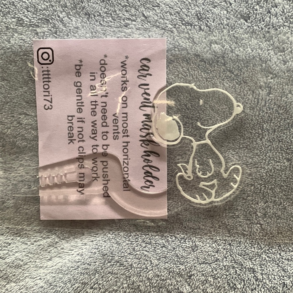 2/$15 :Snoopy car vent mask holder